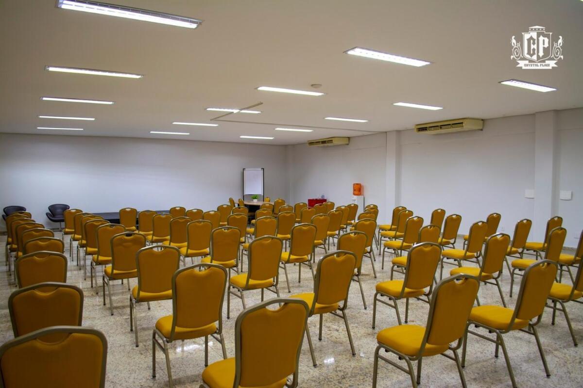 Elegancia & Conforto Flat Mobiliado Гояния Экстерьер фото